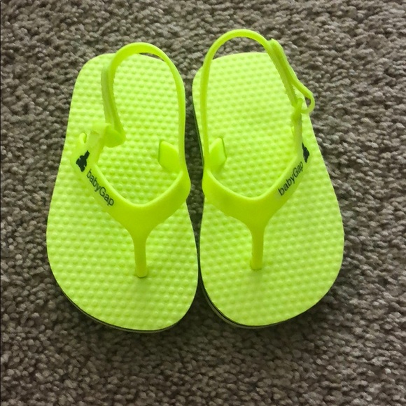 baby gap flip flops